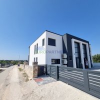 Kanfanar, moderna-luksuzno opremljena dvojna kuća, sa pogledom na more! - 4
