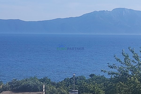 Apartmanska kuća sa prekrasnim pogledom, 200 m od mora