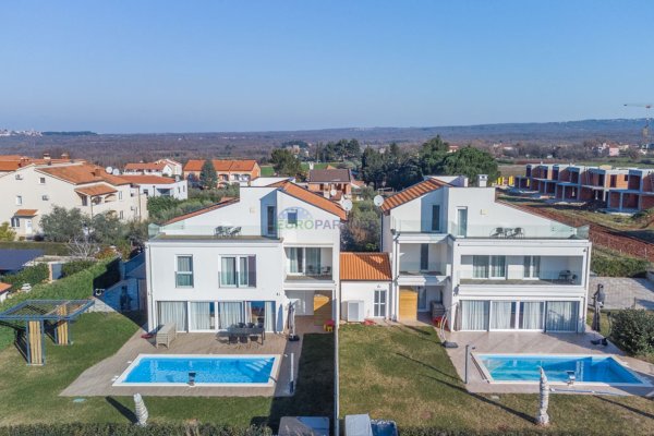 Dizajnerska vila s pogledom na more i prirodu, Poreč, 2km od mora