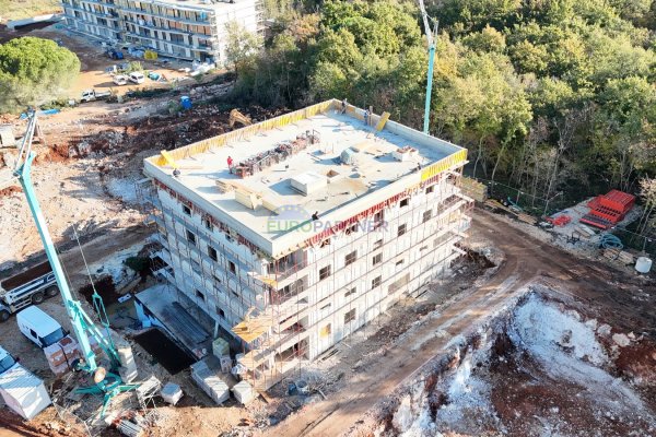 Istra, Poreč, stan u prizemlju luksuzne novogradnje