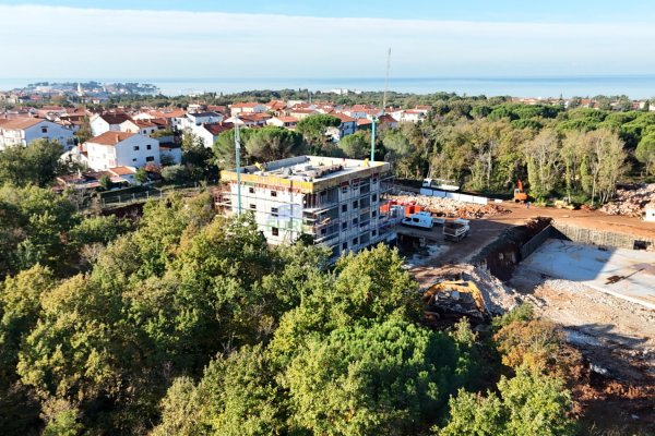 Istra, Poreč, stan u prizemlju luksuzne novogradnje