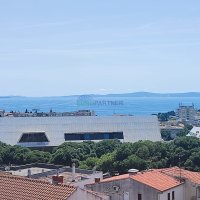 Komforni stan 148 m2 s garažom, 3S+DB s pogledom na more, Split - 4