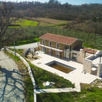 Kuća, modernog dizajna, sa prekrasnim pogledom - 2
