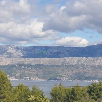 Građevinsko zemljište na otoku Braču, Supetar 3.900 m2 - 2